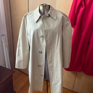 London Fog maincoat 38 short never worn!